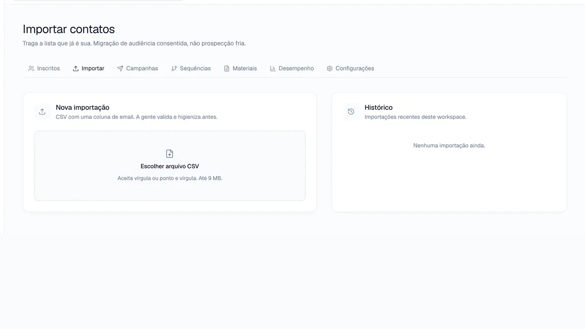 Tela de importação de contatos da newsletter, com envio de arquivo